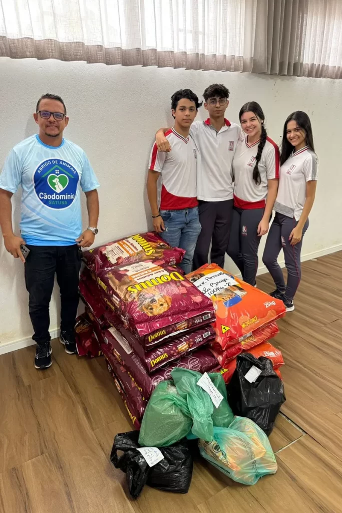Estudantes arrecadam mais de uma tonelada de ração e donativos para instituições e abrigos em Maceió