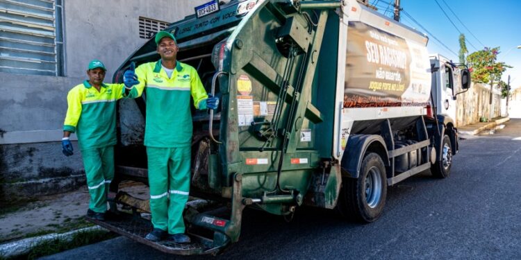 Cobertura da coleta domiciliar em Maceió supera médias nacional e regional