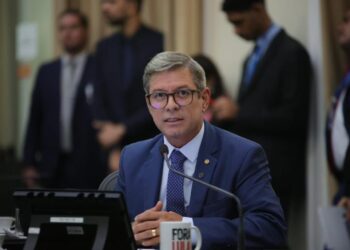 Cabo Bebeto leva à ALE discussão sobre segurança na criação de cães de grande porte