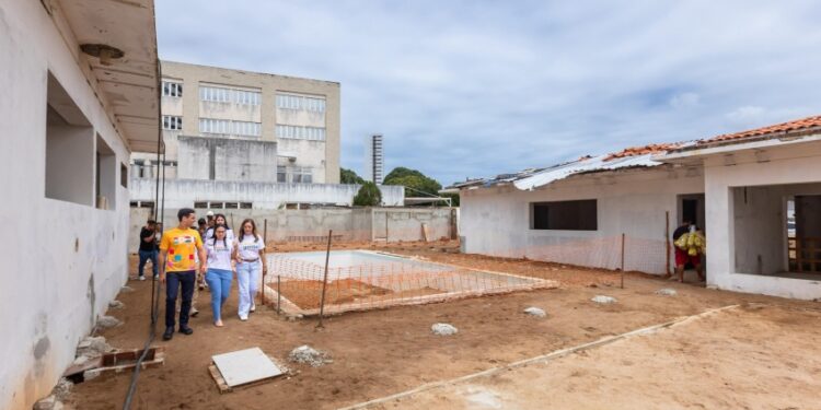 JHC visita obras da Casa do Autista, marco na saúde pública de Maceió