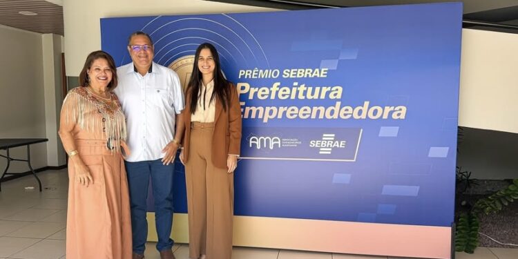Prefeito de Coqueiro Seco participa de apresentação do Programa Sebrae Prefeitura Empreendedora