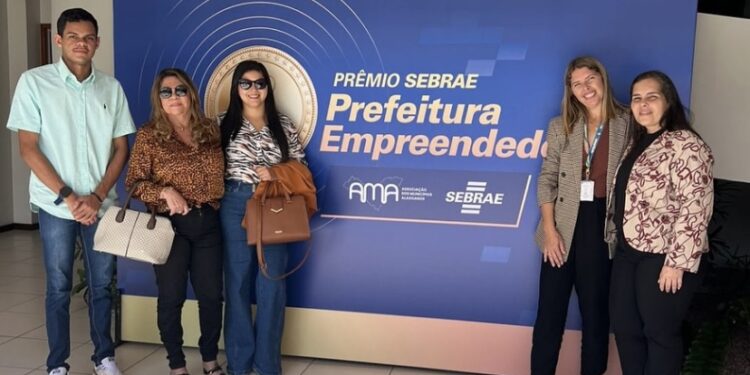 Equipe da prefeitura de Dois Riachos participa do lançamento do Prêmio Sebrae Prefeitura Empreendedora