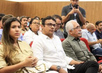 Prefeito de Passo do Camaragibe participa de reuniões sobre Reforma Tributária e ordenamento do litoral