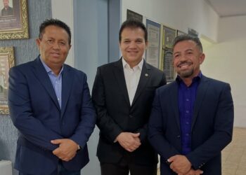 Ricardo Nezinho participa de solenidade em Minador do Negrão para entrega de títulos a cidadãos honorários