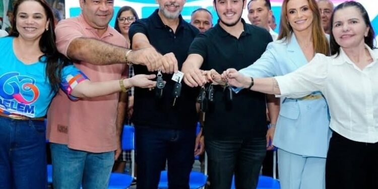 Lira prestigia 63 anos de Belém, participa da entrega de veículos e da assinatura de ordens de serviços em benefício da população