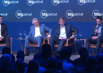 Tarcisio critica PT em evento: “Brasil não aguenta mais o Lula”