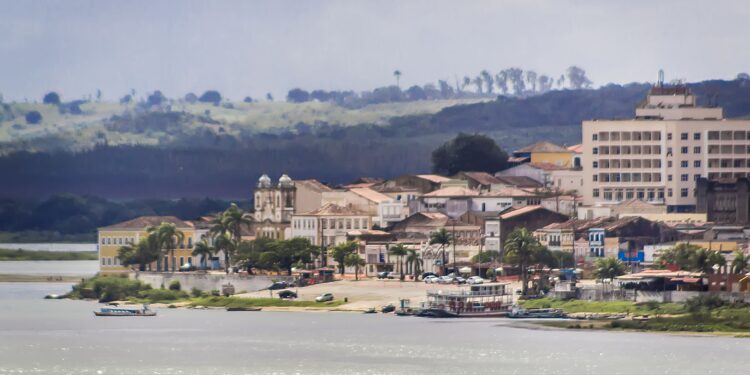 Penedo está entre os municípios que mais geraram empregos em Alagoas