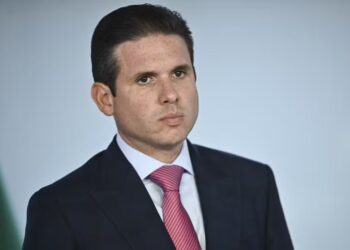 Fim do foro privilegiado fica fora da pauta de votações da Câmara nesta semana