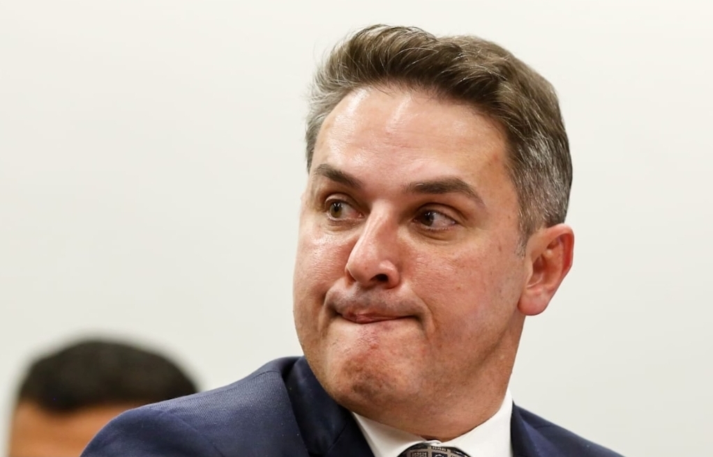 Deputado Zucco pede desculpas a Michelle Bolsonaro após polêmica sobre churrasco