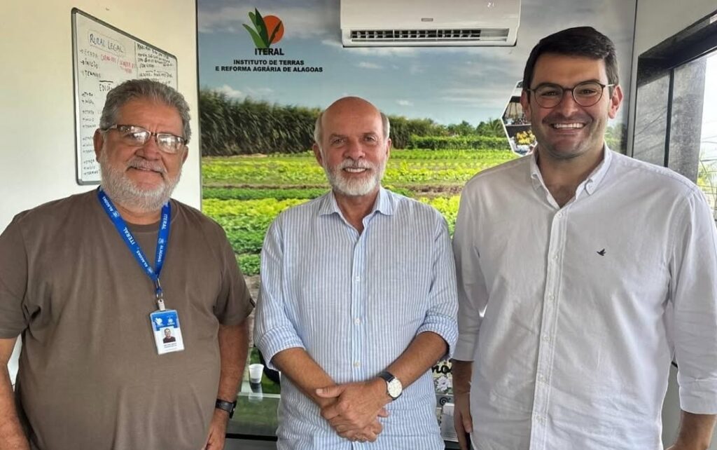 Prefeito de Mar Vermelho busca parcerias para fortalecer agricultura e saúde no município