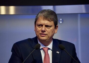 PT aposta no escândalo da Ultrafarma para desgastar Tarcísio