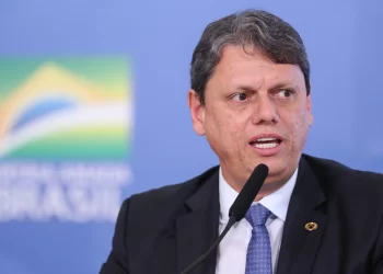 Em 8 estados, eleitores demonstram resistência a representantes de Lula e Bolsonaro, diz Quaest