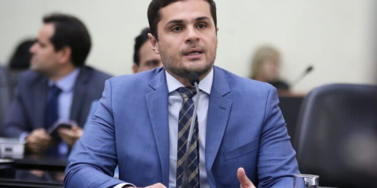 Deputado Alexandre Ayres reforça mobilização pela inclusão da vacina contra Meningite B no SUS