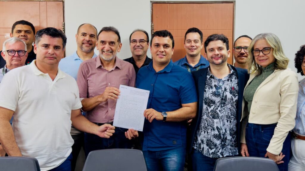 Em reunião com representantes do Instituto Federal de Alagoas, Prefeitura assina doação de terreno para construção do Campus Girau