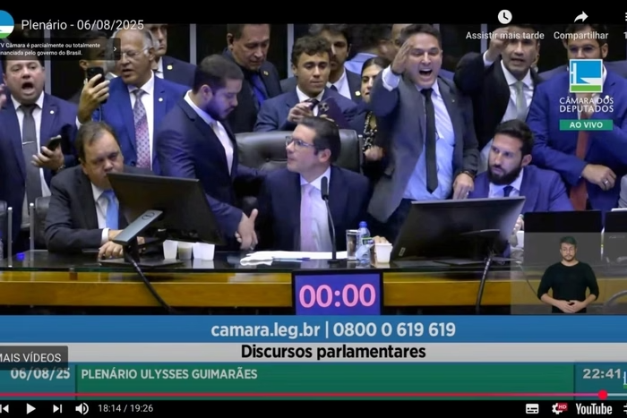 Vereador pede cassação de Camila Jara após treta com Nikolas na Câmara