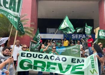Buscando negociação, professores da rede estadual suspendem greve