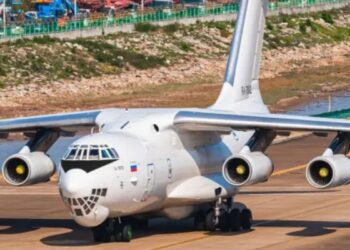 Pouso de avião russo em Brasília leva senador a pedir explicações ao governo