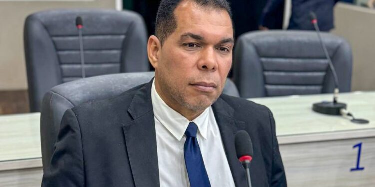 Vereador Thales Diniz solicita construção de novo Mercado Público da Feirinha do Tabuleiro