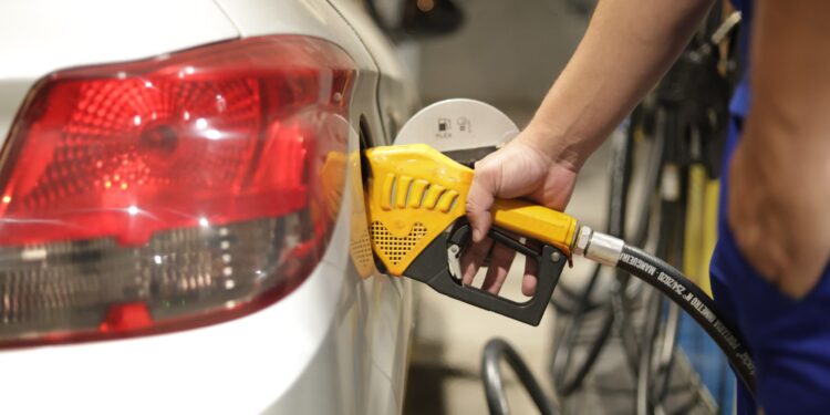 Brasil adota nova gasolina com 30% de etanol; entenda as mudanças