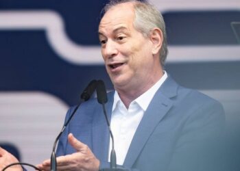 De saída do PDT, Ciro Gomes diz que Lula quer destruir partido