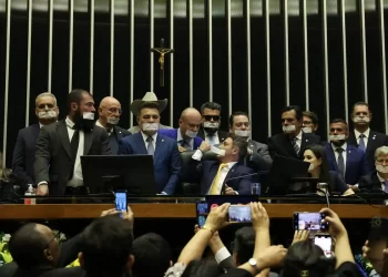 Direita bloqueia Congresso por mais de 30 horas: entenda os detalhes