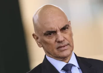 Em evento no Rio, Moraes diz que Brasil tem histórico de golpismo