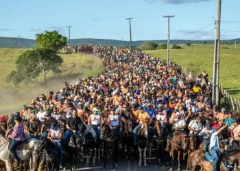 Com mais de 3.500 cavalos, Cavalgada dos Pais é recorde de público e animação em Traipu