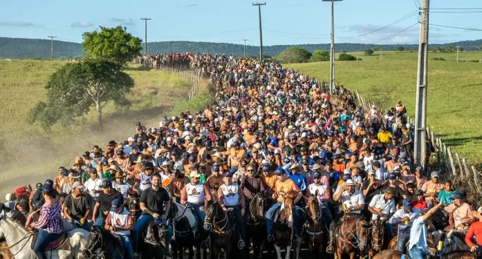 Com mais de 3.500 cavalos, Cavalgada dos Pais é recorde de público e animação em Traipu