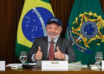 Em “modo eleição”, Lula sobe tom contra adversários e busca base