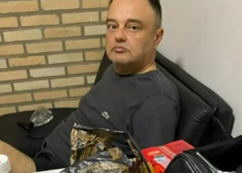 Homem condenado por armar bomba no aeroporto está foragido há 45 dias