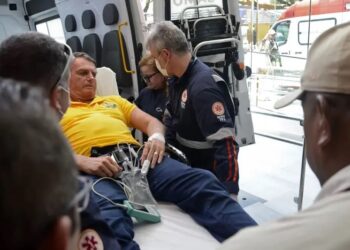 Médicos enviados por Alexandre de Morais falam sobre o estado de saúde do ex-presidente