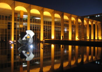 Itamaraty convoca diplomatas dos EUA em Brasília após ameaças ao ministro Moraes