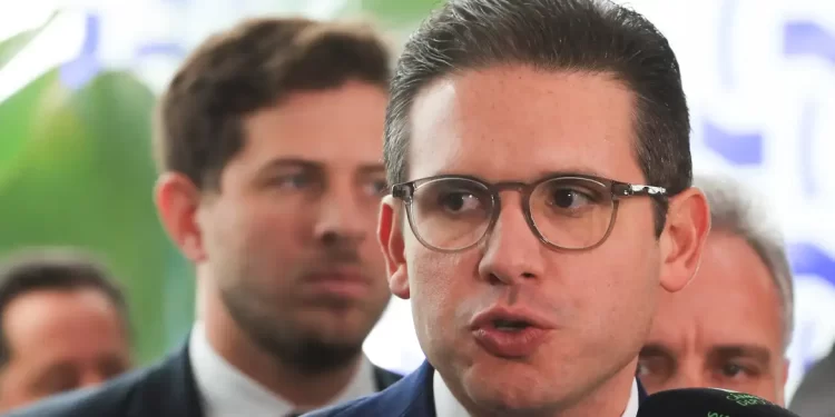 Motta promete projeto “efetivo” para proteger crianças nas redes
