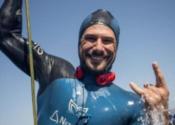 Homem fica 29 minutos sem respirar debaixo d’água e quebra recorde