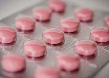 Distribuição de hormônios para pessoas trans tem início no Hospital Universitário