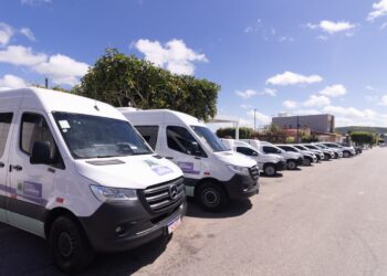 Prefeitura de Carneiros realiza entrega de 14 novos veículos para a frota municipal