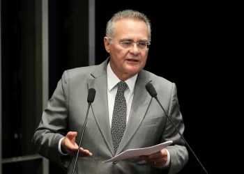 Renan Calheiros promete barrar “PEC da Blindagem” no Congresso