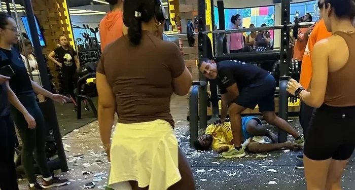 Teto de academia cede e trabalhador cai sobre professor em Arapiraca