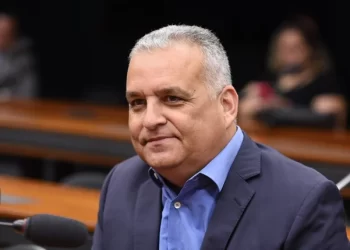 Alfredo Gaspar surge como segundo colocado em pesquisa para governador