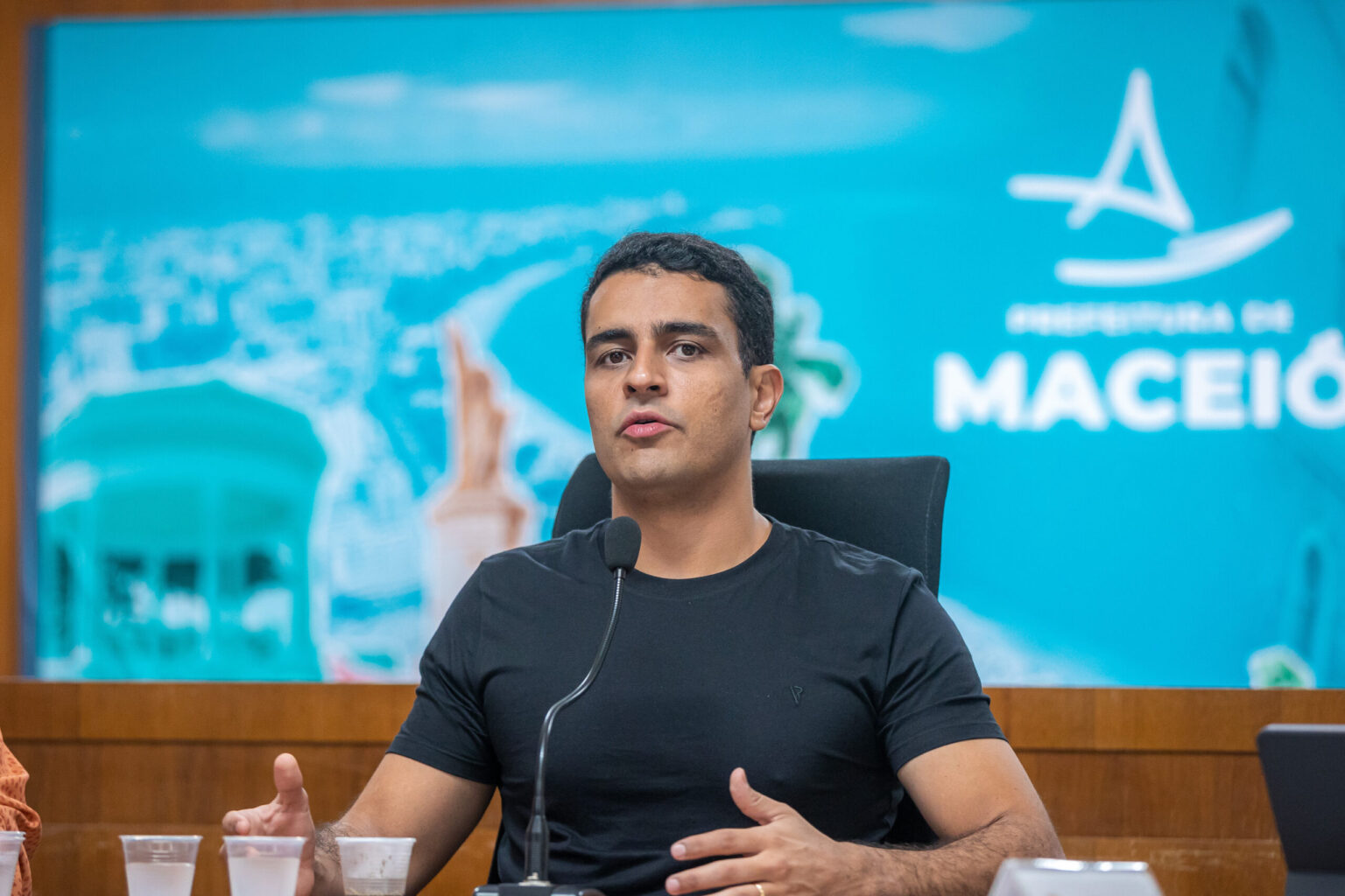 Saída de JHC do PL acende disputa pelo comando da sigla em Alagoas