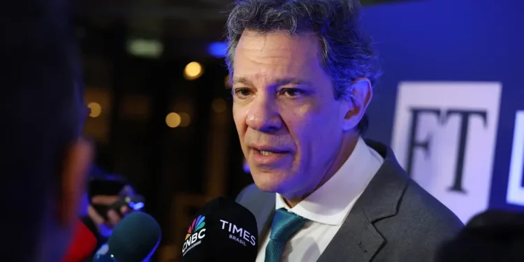 Haddad não vai à ONU para acompanhar possível votação de isenção do IR