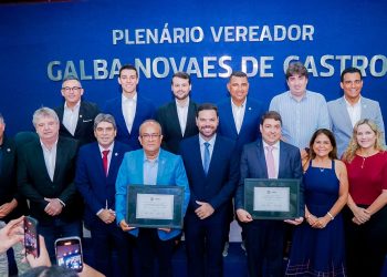 Câmara homenageia Claydson Mourinha e José Neto por contribuições ao Município de Maceió