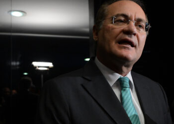 Condenação de Bolsonaro é “vitória da democracia”, declara Renan Calheiros