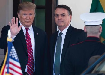 Caso Trump imponha novas sanções, Bolsonaro pode acabar direto na Papuda