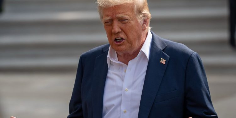 Segunda ofensiva militar dos EUA mira barco com drogas venezuelanas, anuncia Trump