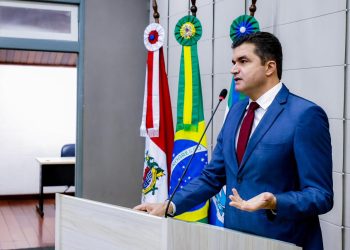 Rui Palmeira denuncia risco a aposentados após investimento de R$100 milhões do IPREV no Banco Master