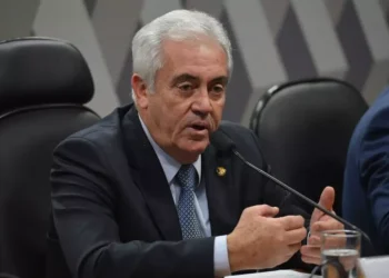 Presidente da CCJ do Senado rejeita prioridade para a PEC da Blindagem