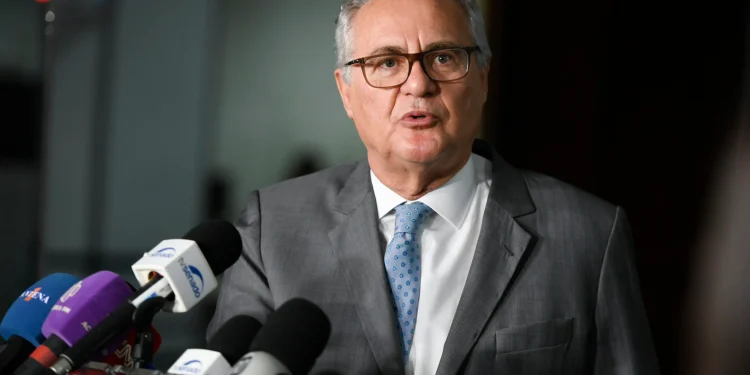 Renan Calheiros ataca PEC da Blindagem: “Será essa uma proposta do PCC?”