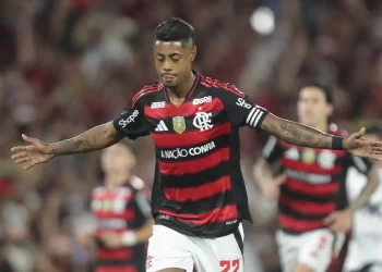 STJD pune Bruno Henrique por participação em esquema de manipulação