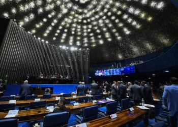 Mudanças na Lei da Ficha Limpa voltam à agenda do Senado após impasse entre parlamentares